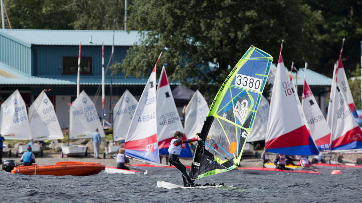 Dinghies sailing at race start