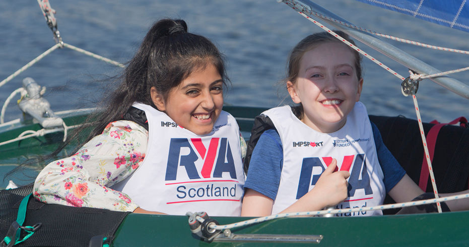 Children dinghy sailing